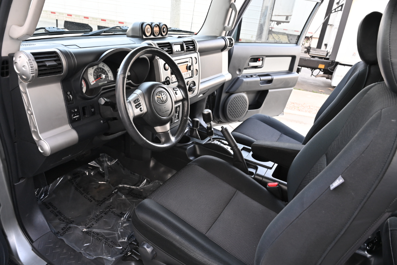 Toyota FJ Cruiser 4WD 2011