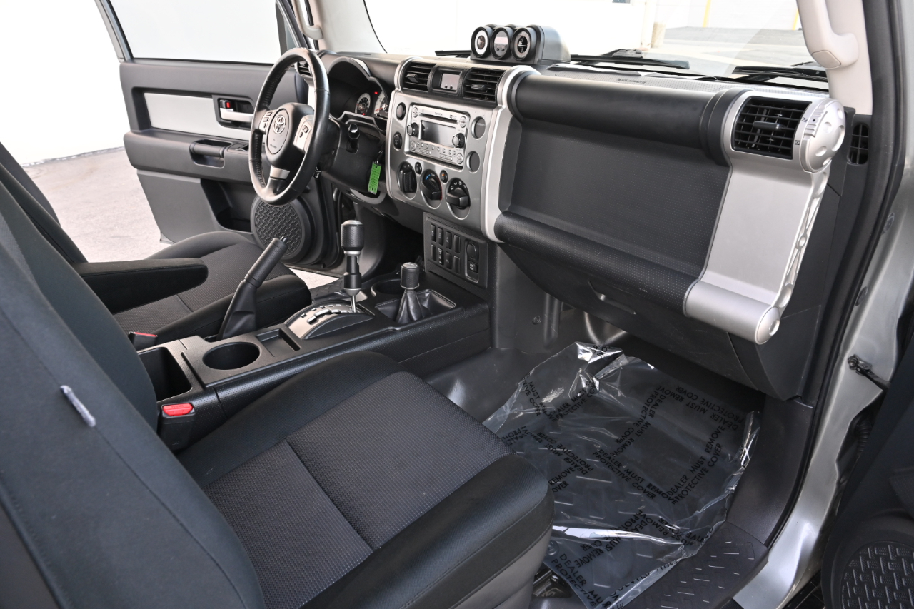 Toyota FJ Cruiser 4WD 2011