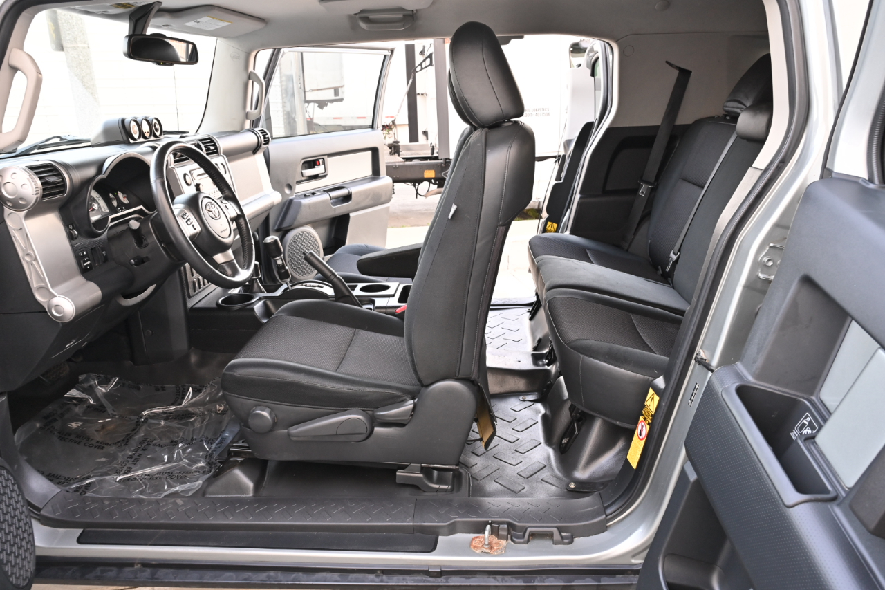 Toyota FJ Cruiser 4WD 2011