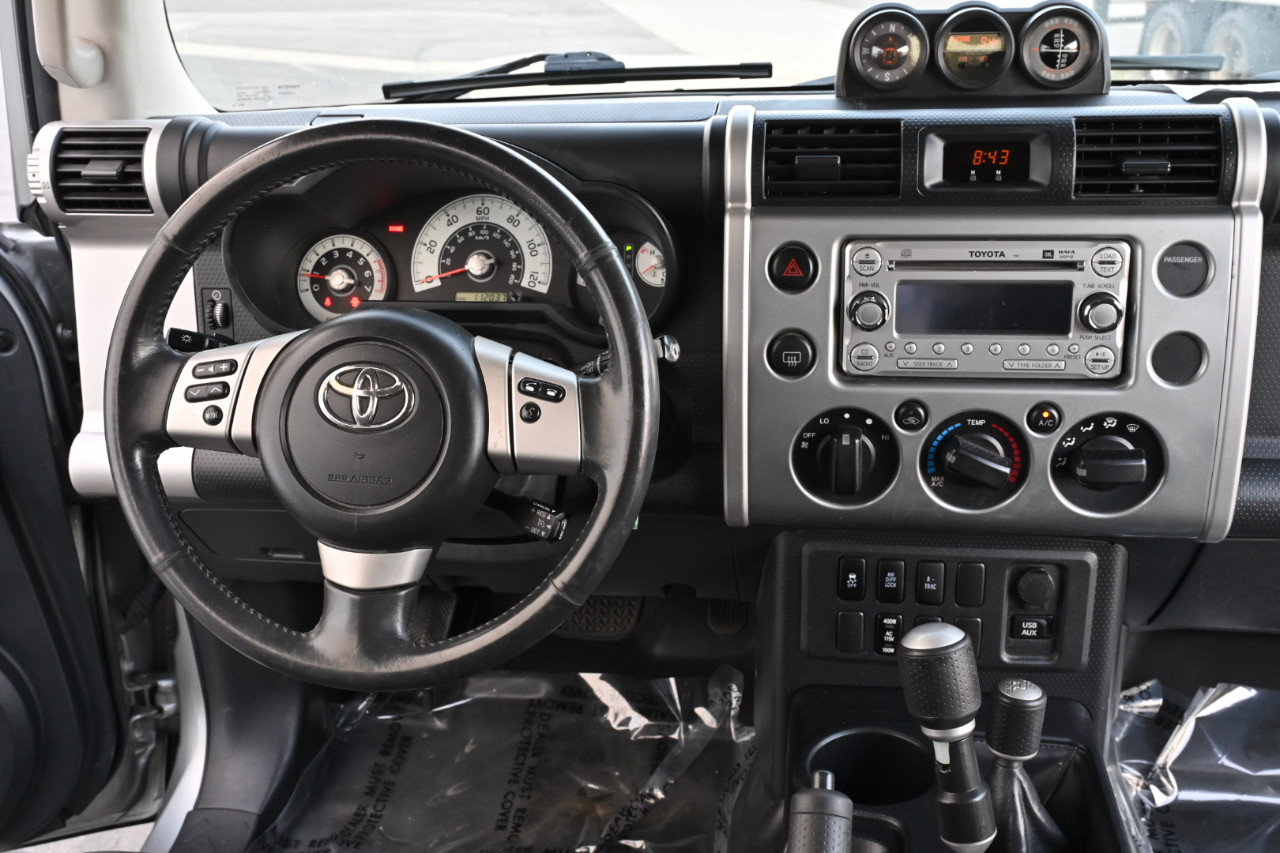 Toyota FJ Cruiser 4WD 2011
