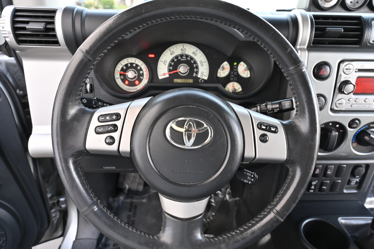 Toyota FJ Cruiser 4WD 2011