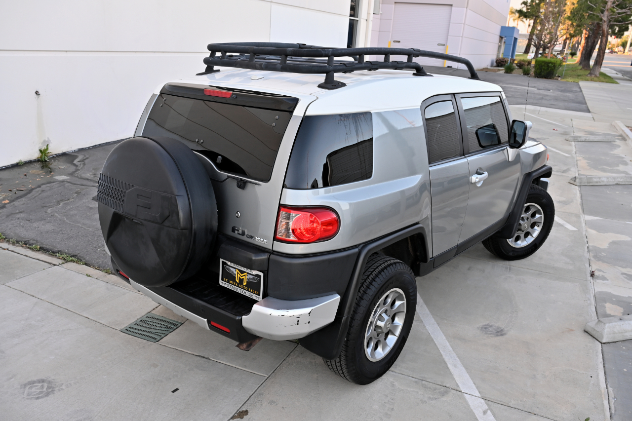 Toyota FJ Cruiser 4WD 2011