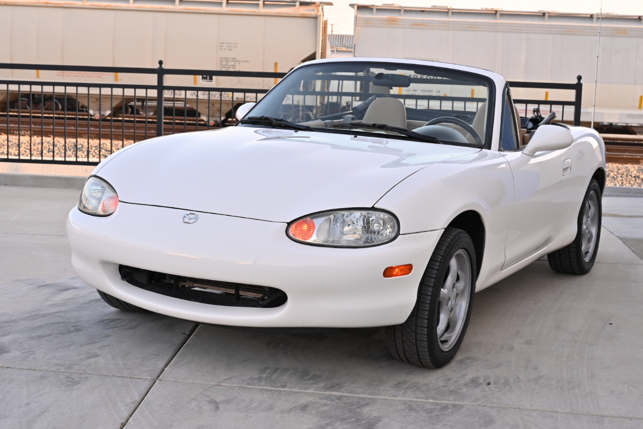 Mazda MX-5 Miata  1999