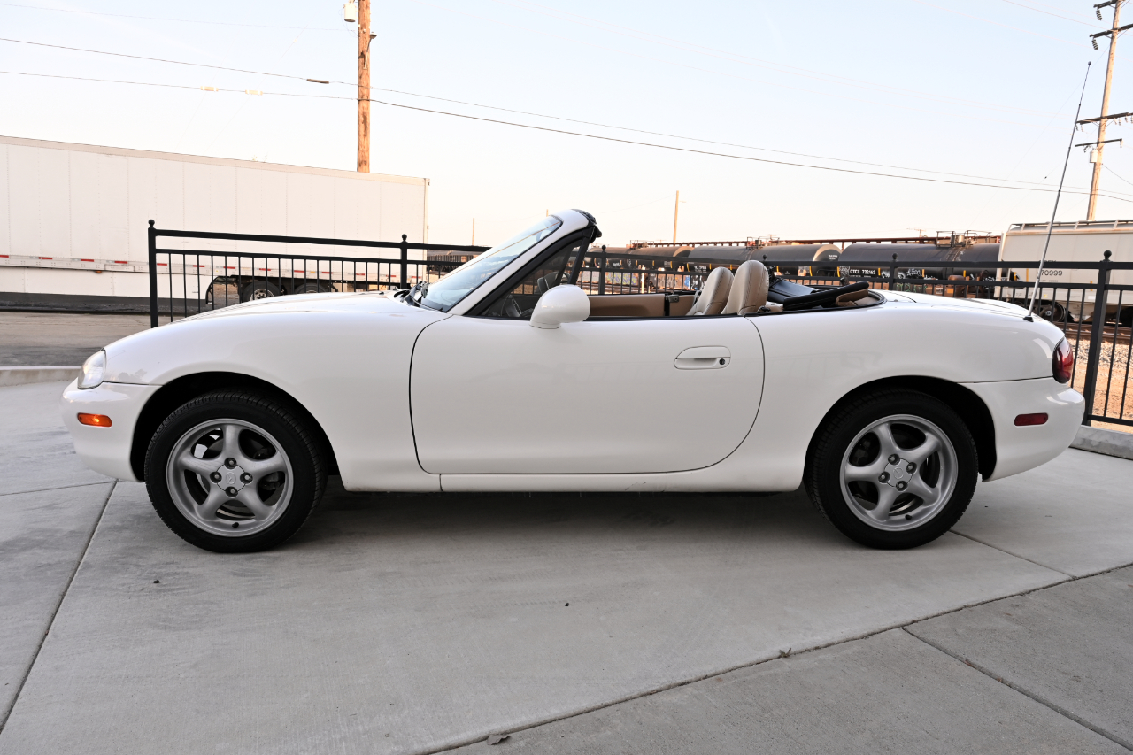 Mazda MX-5 Miata  1999