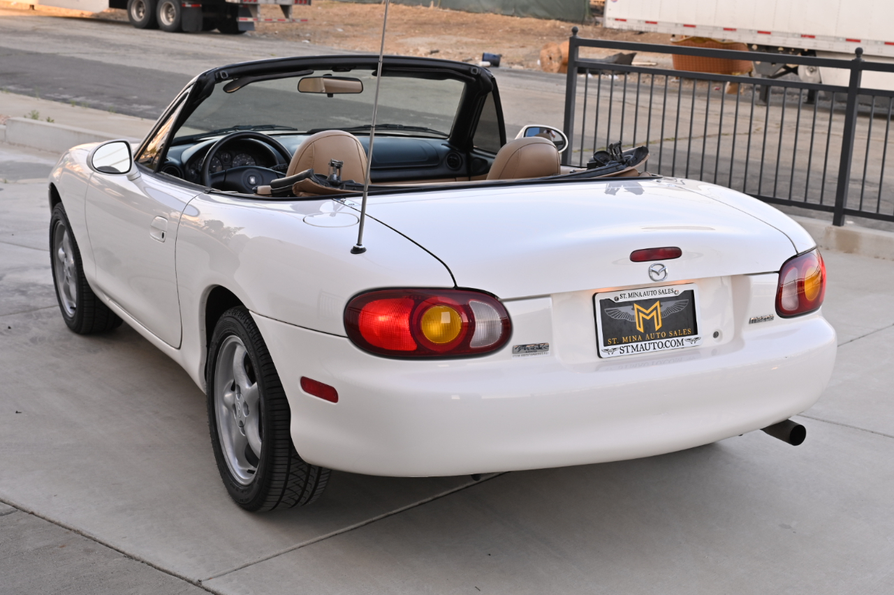 Mazda MX-5 Miata  1999