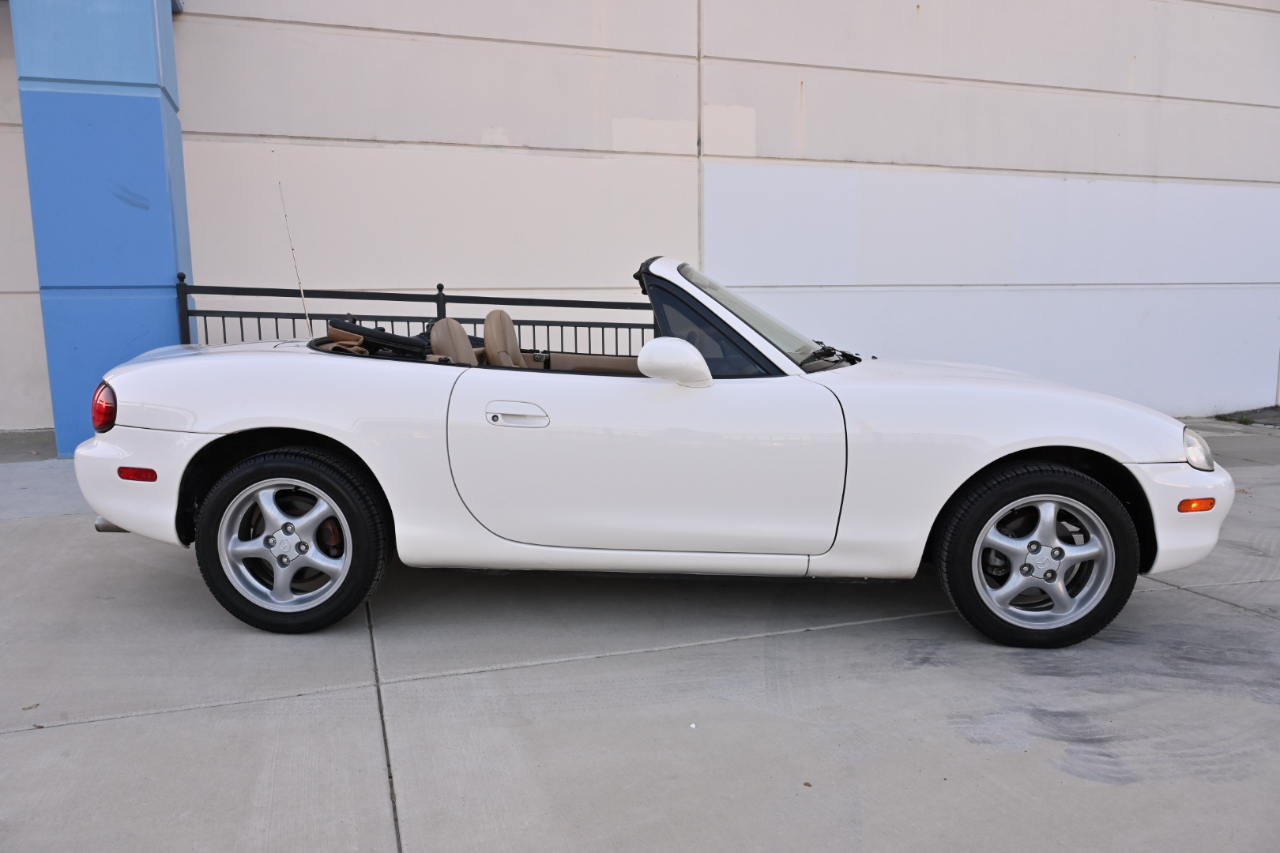 Mazda MX-5 Miata  1999