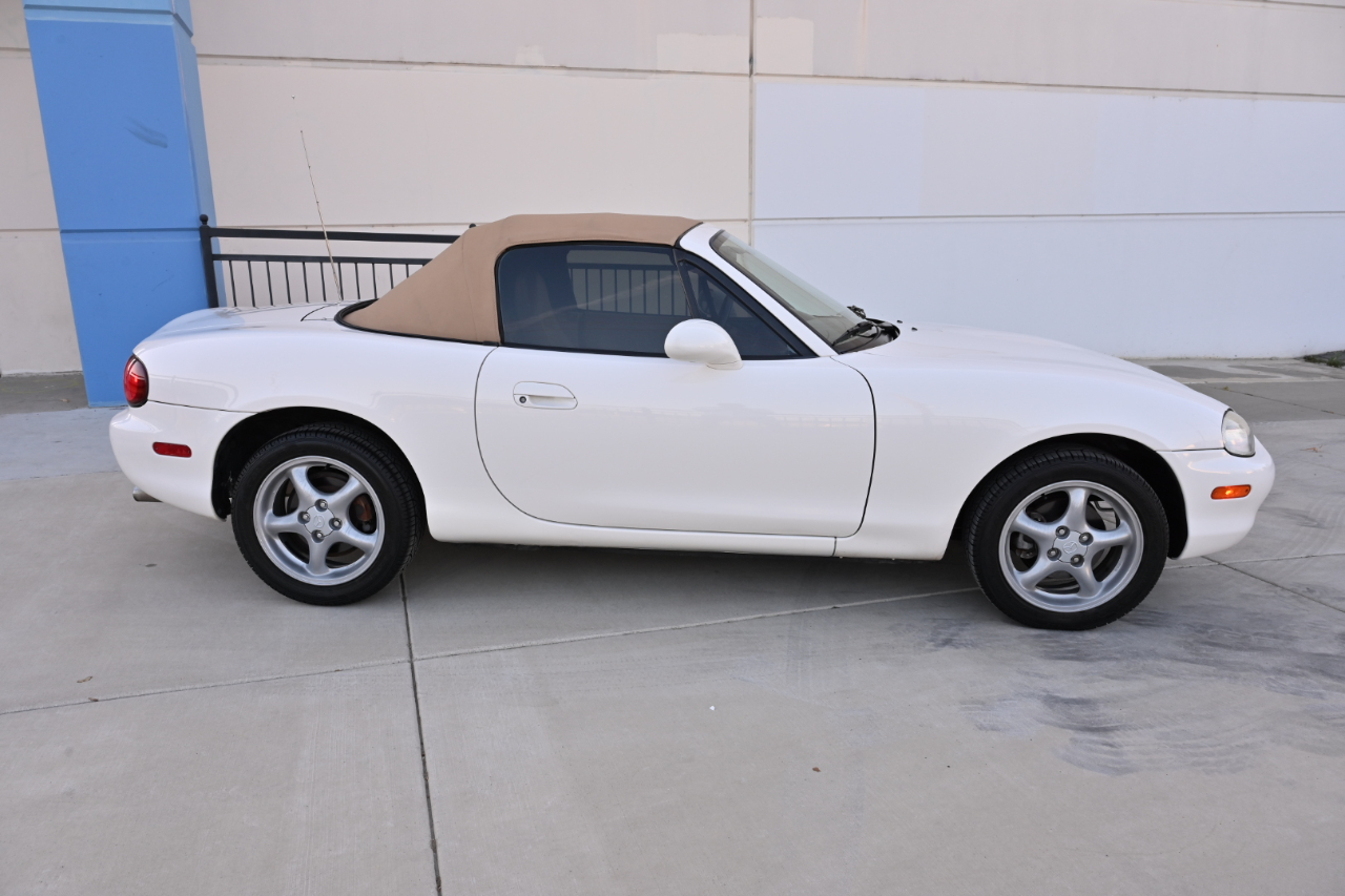 Mazda MX-5 Miata  1999