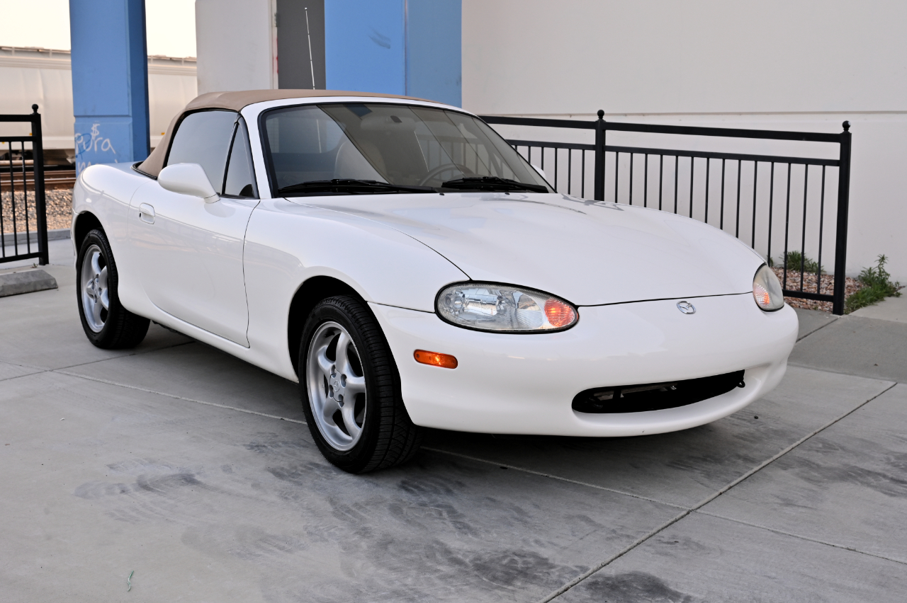 Mazda MX-5 Miata  1999
