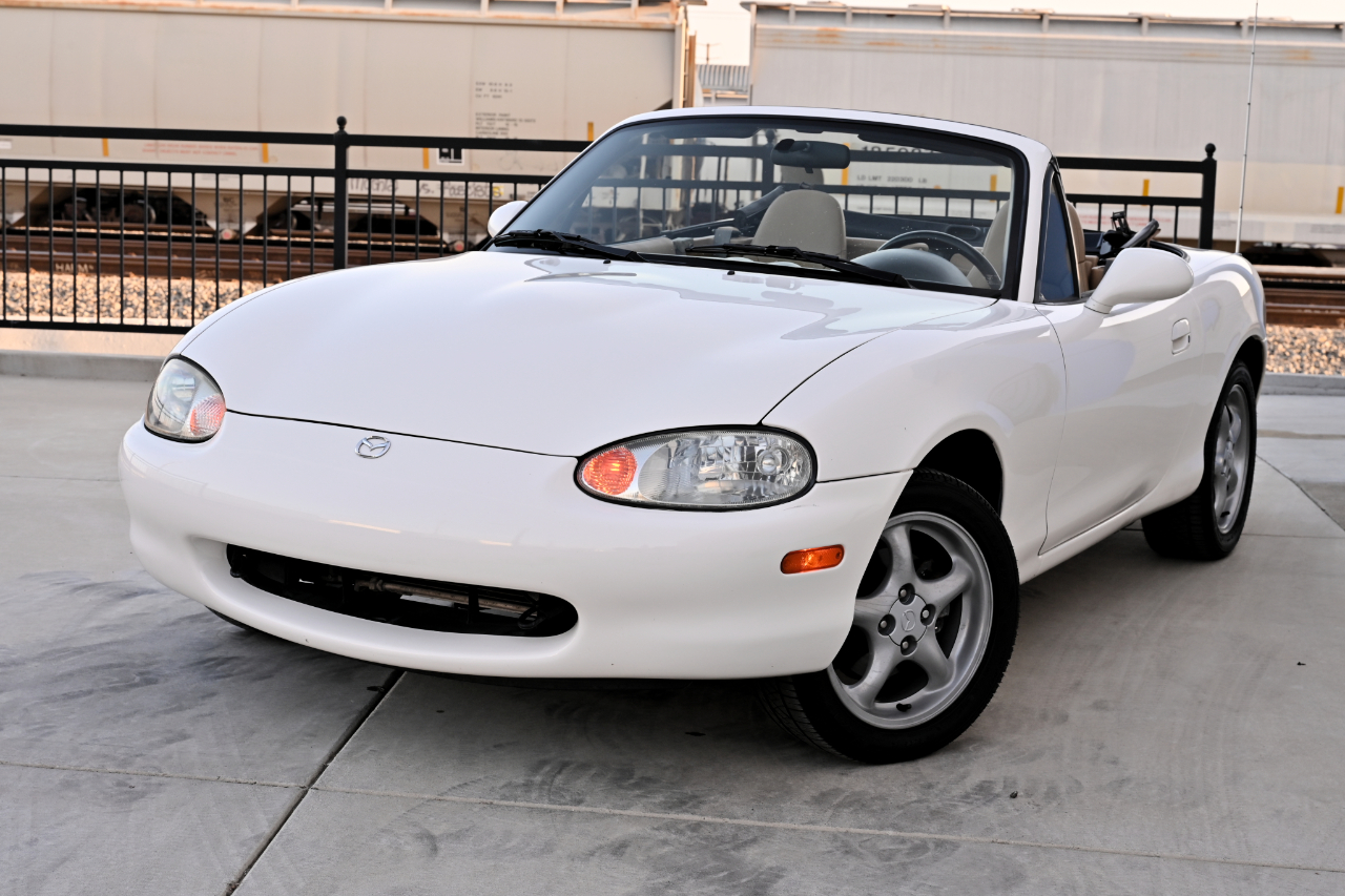 Mazda MX-5 Miata  1999