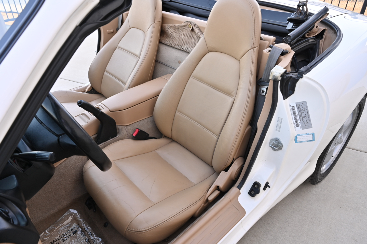 Mazda MX-5 Miata  1999