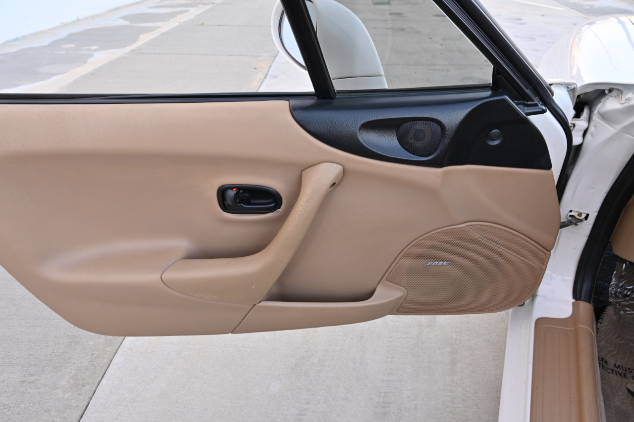 Mazda MX-5 Miata  1999