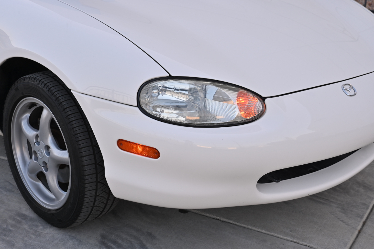 Mazda MX-5 Miata  1999