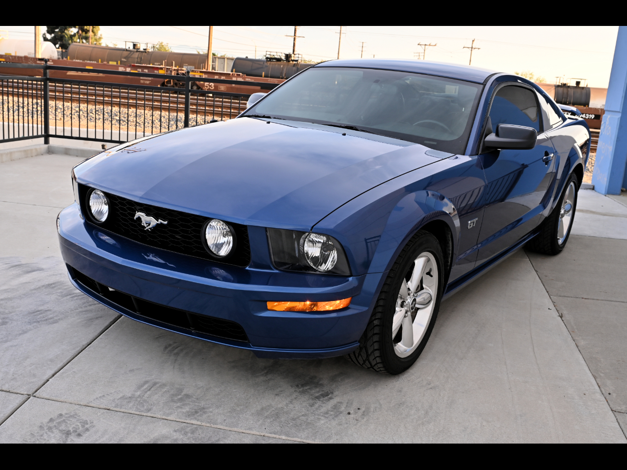 Vista Blue 2006 Ford Mustang GT Deluxe Coupe RWD Coupe Rear-Wheel Drive 5-Speed Manual