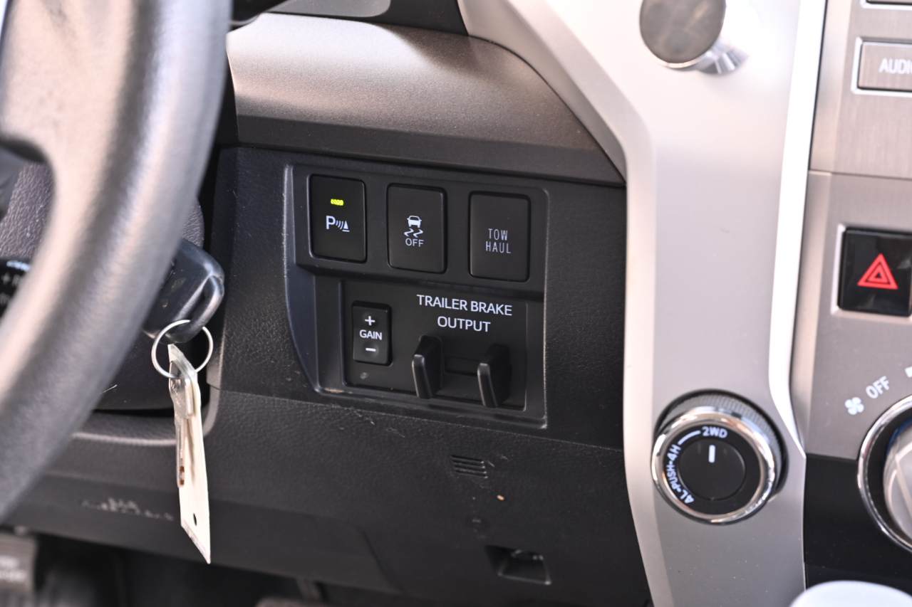 Toyota Tundra 4WD  2018