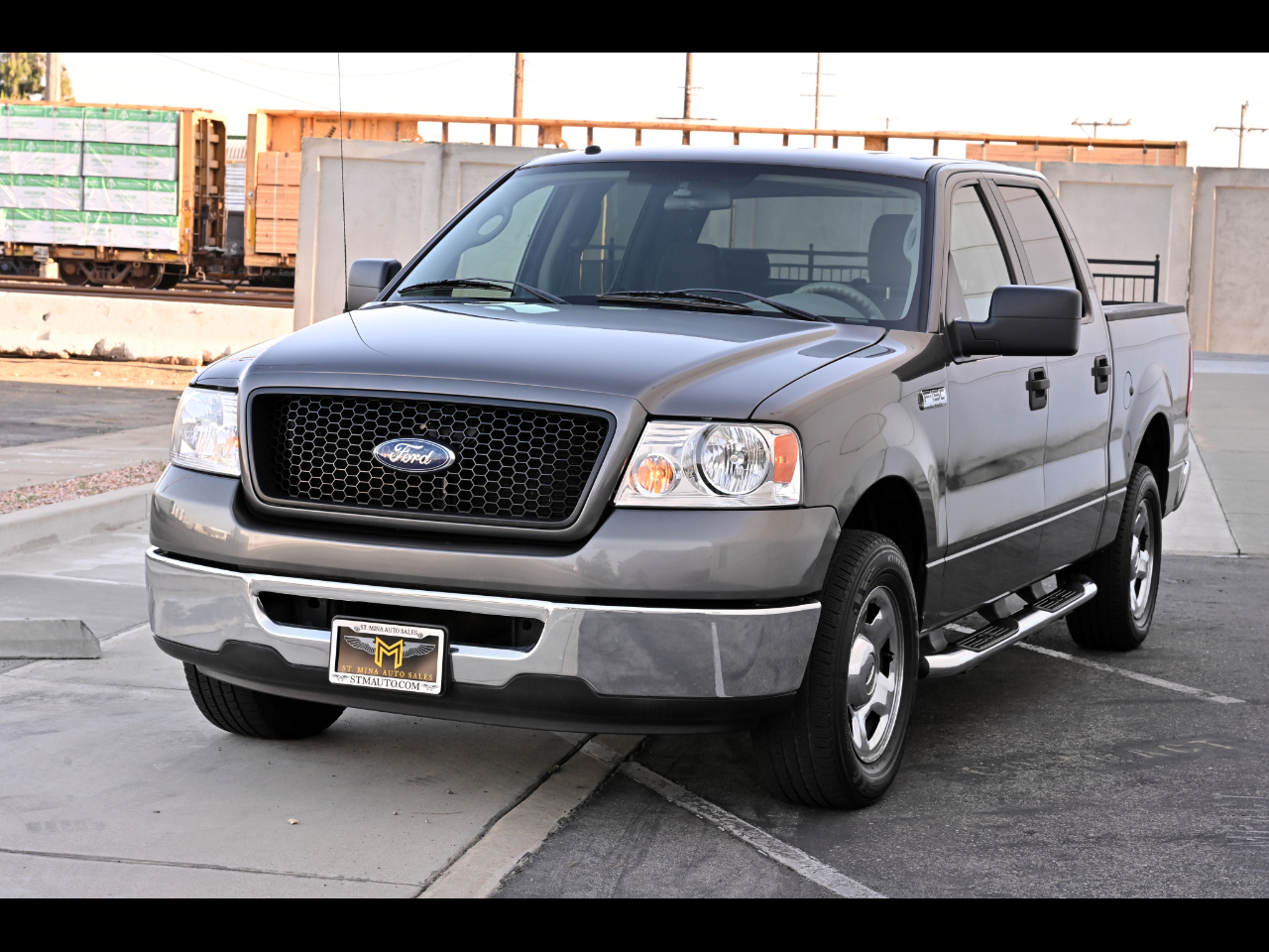 2006 Ford F-150 SuperCrew 139" XLT