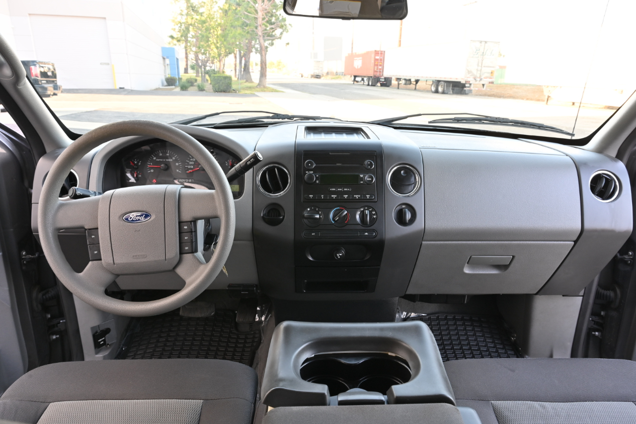 Ford F-150 SuperCrew 139" XLT 2006