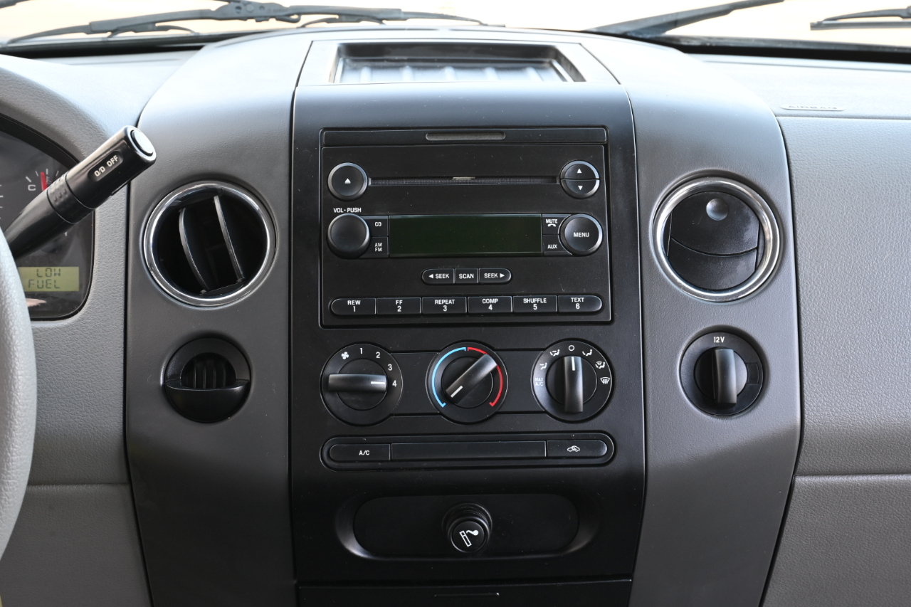 Ford F-150 SuperCrew 139" XLT 2006