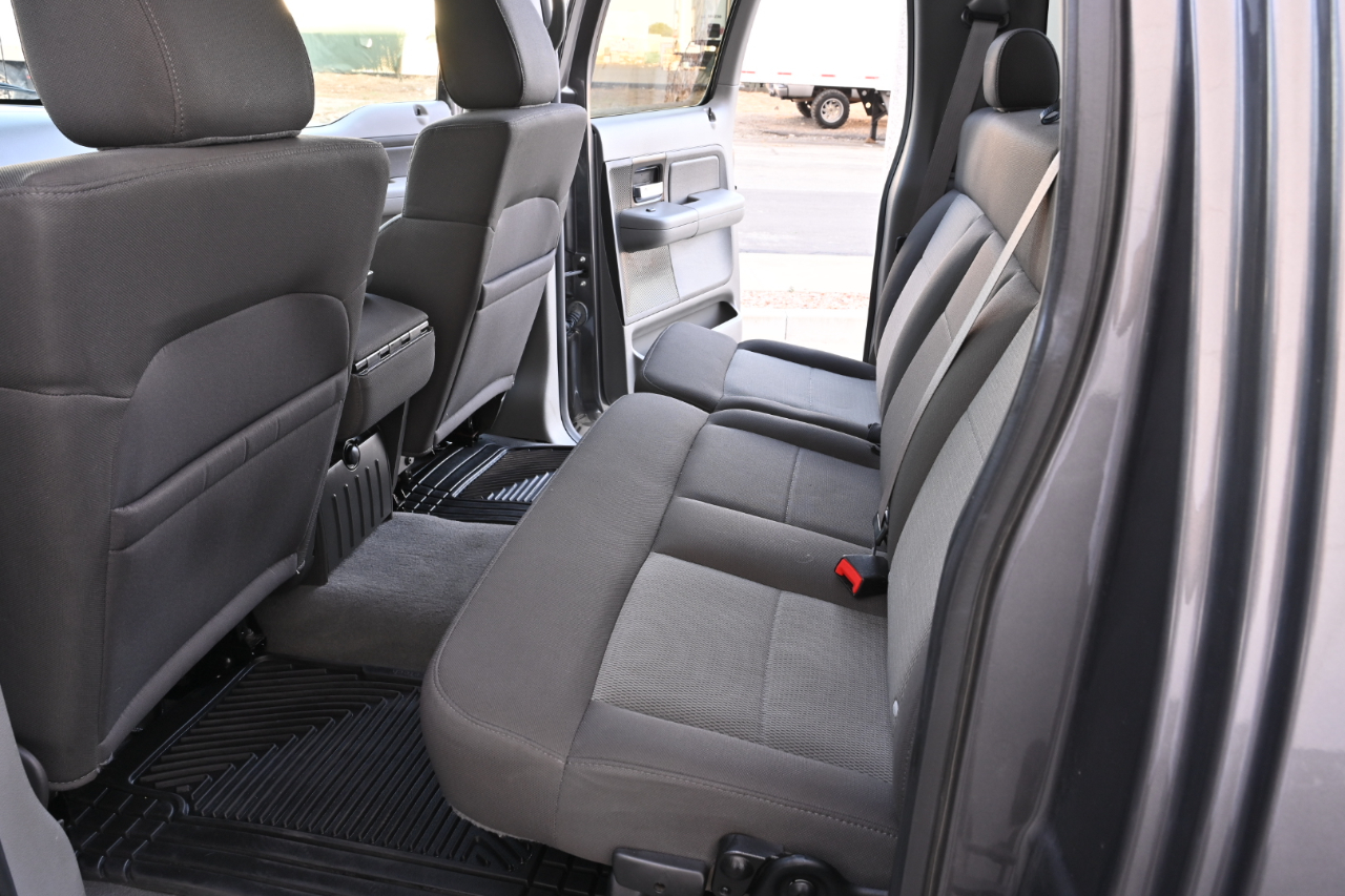 Ford F-150 SuperCrew 139" XLT 2006