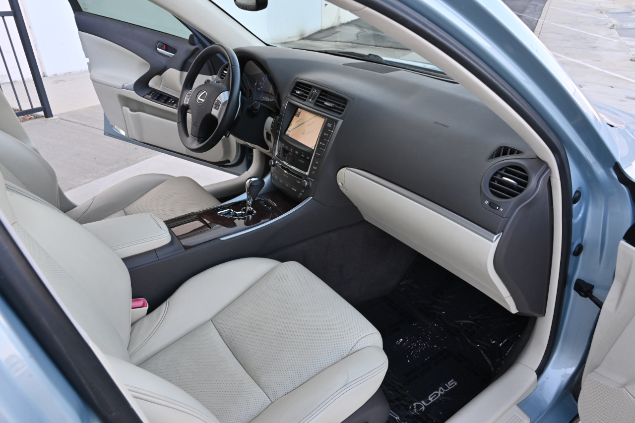 Lexus IS 250  2011