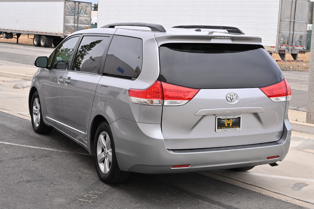 Toyota Sienna  2011