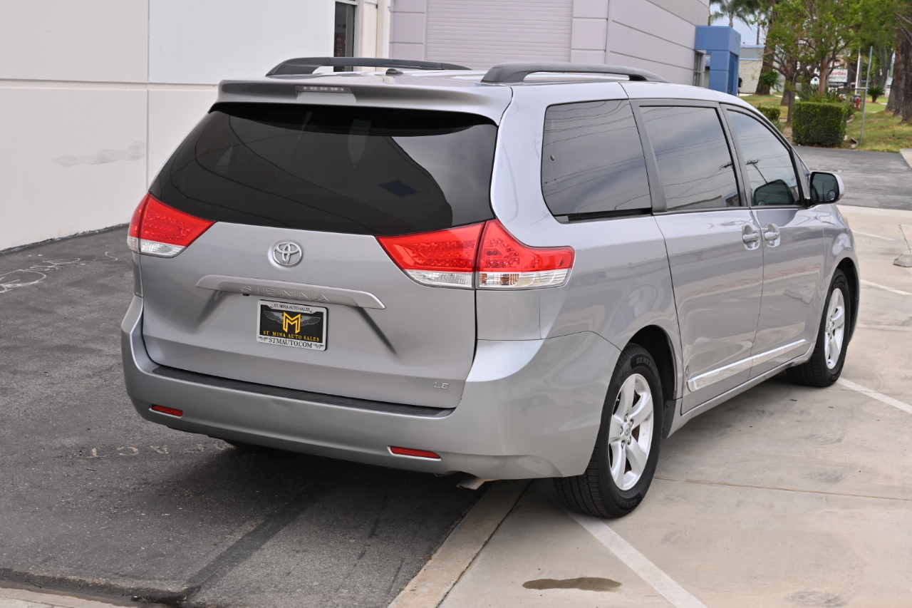 Toyota Sienna  2011