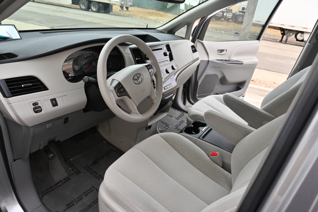 Toyota Sienna  2011