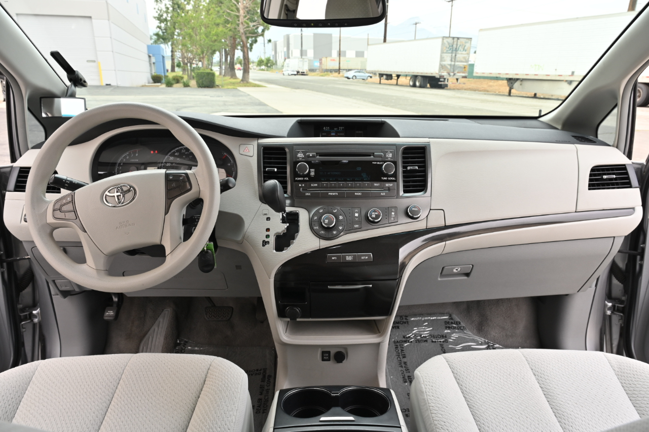 Toyota Sienna  2011