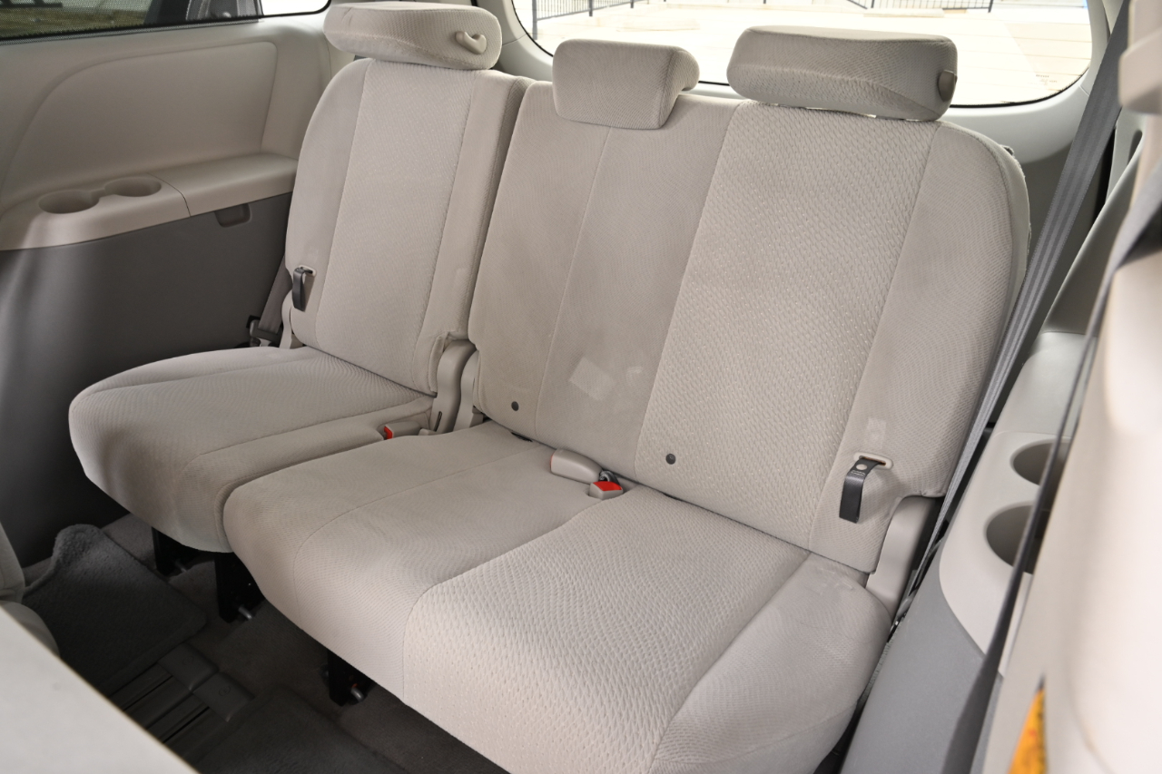 Toyota Sienna  2011