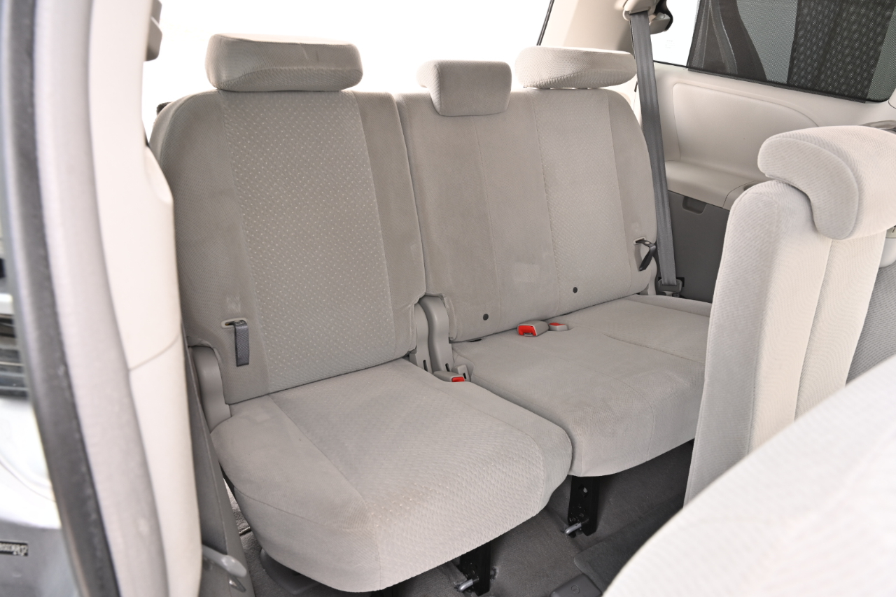 Toyota Sienna  2011