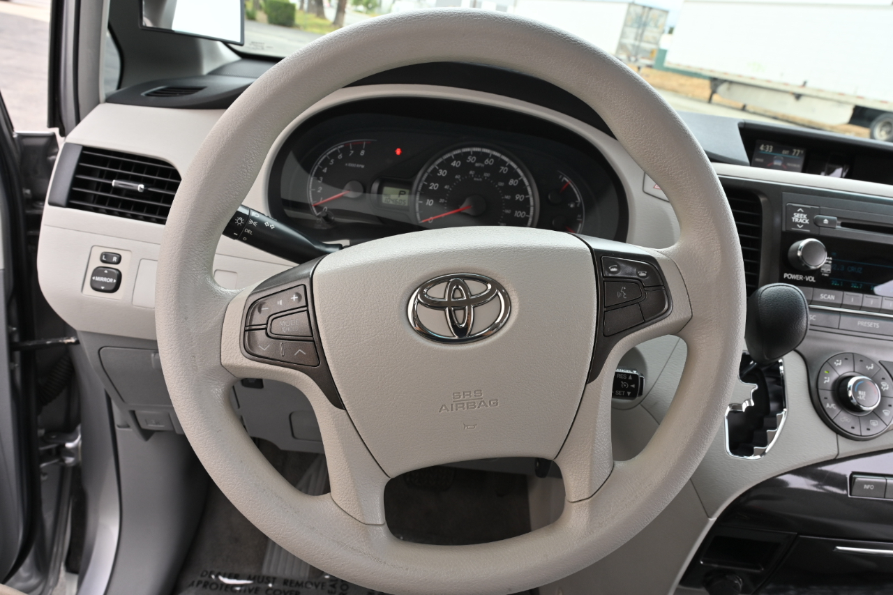 Toyota Sienna  2011