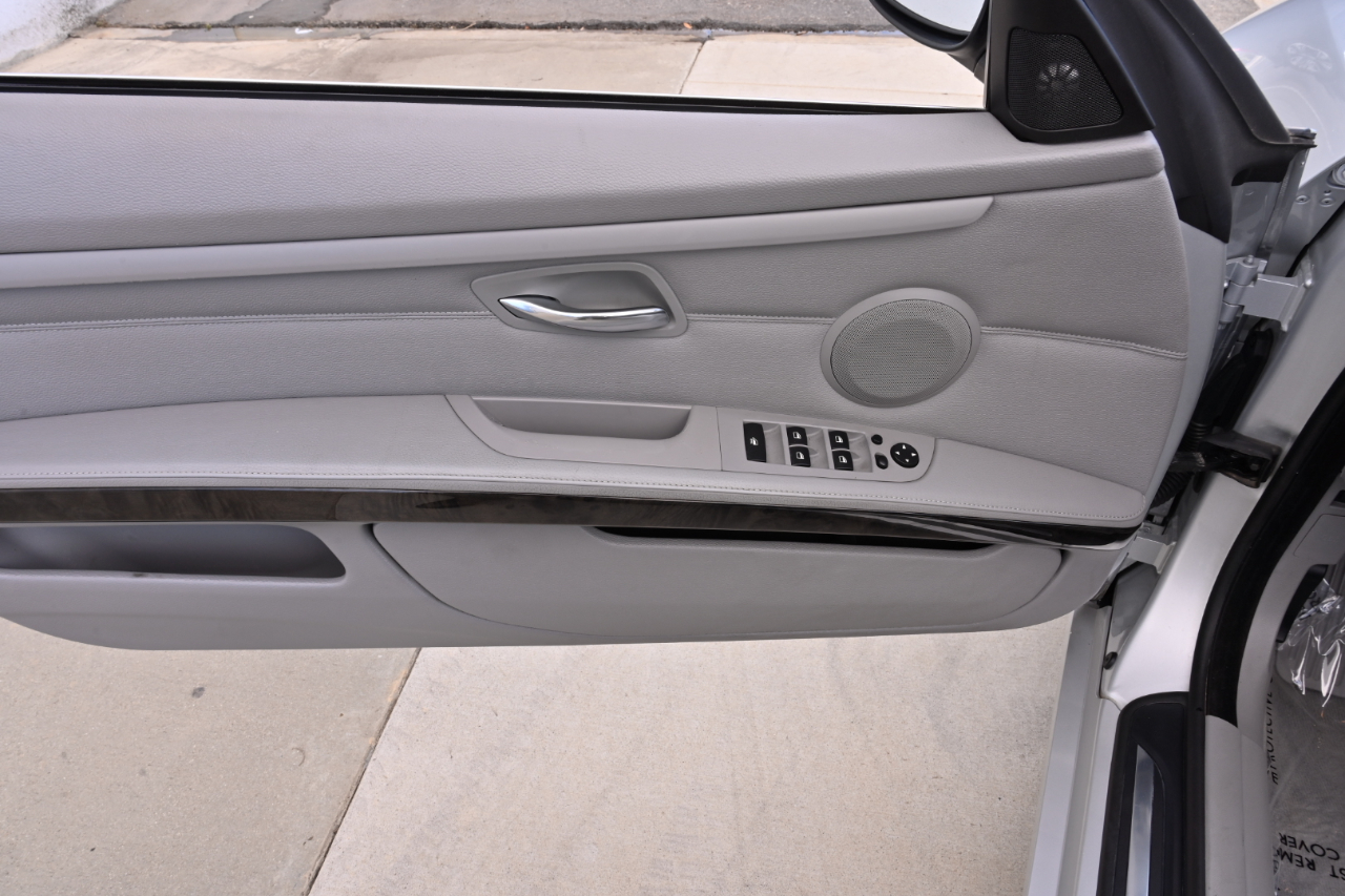 BMW 3 Series 328i Convertible 2009