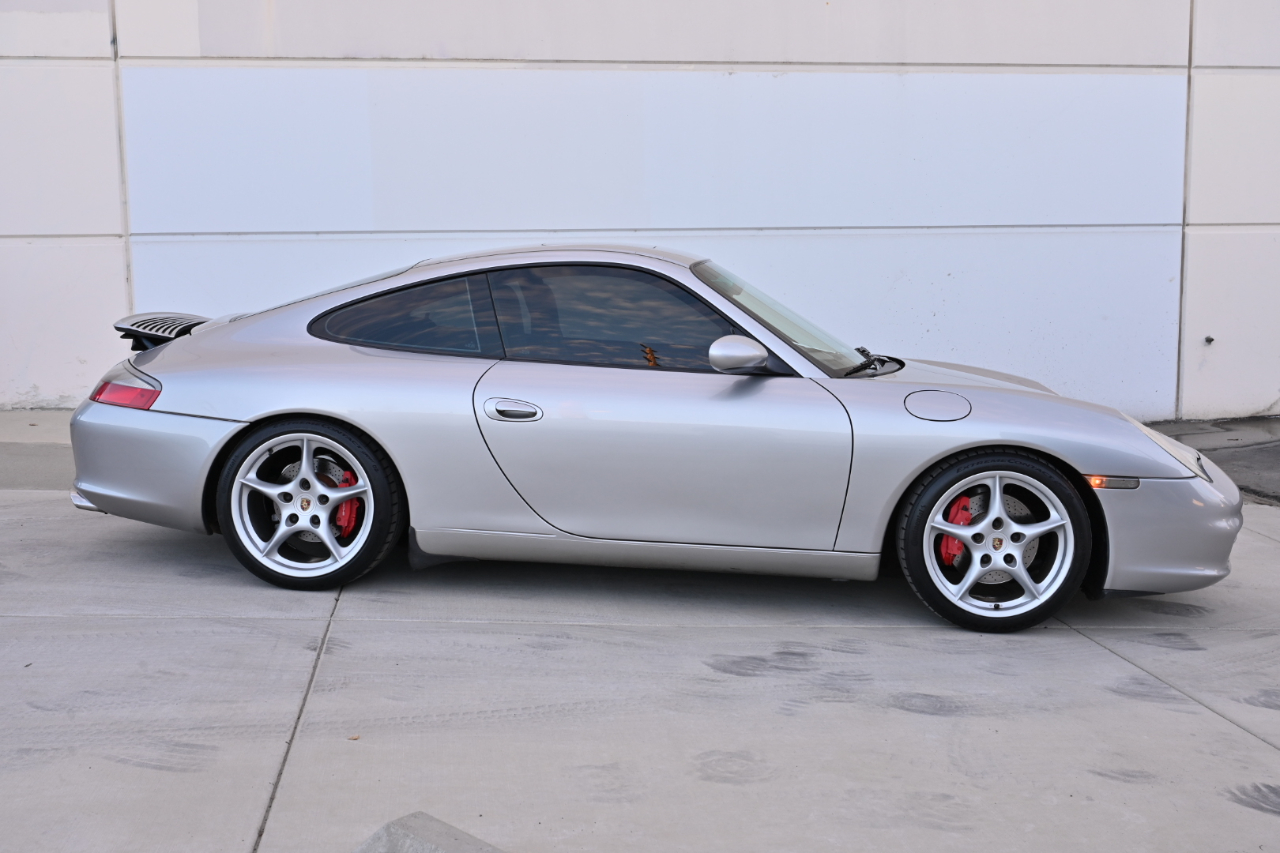 Porsche 911 Carrera  2002