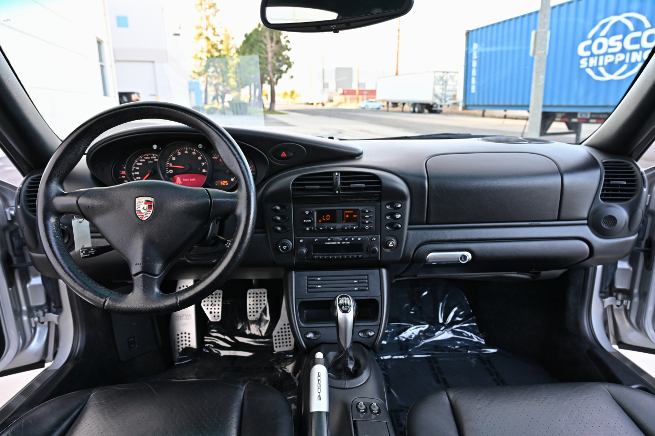 Porsche 911 Carrera  2002