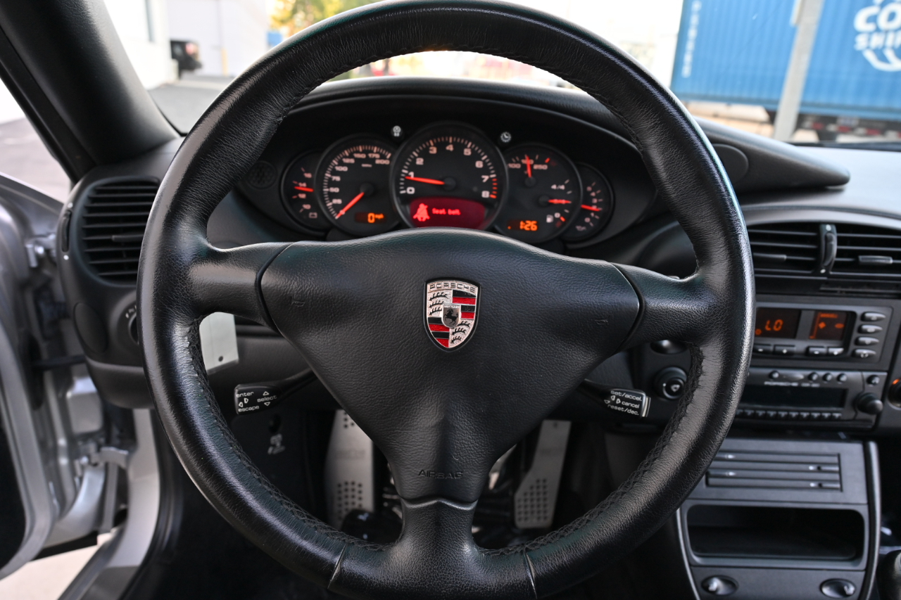 Porsche 911 Carrera  2002