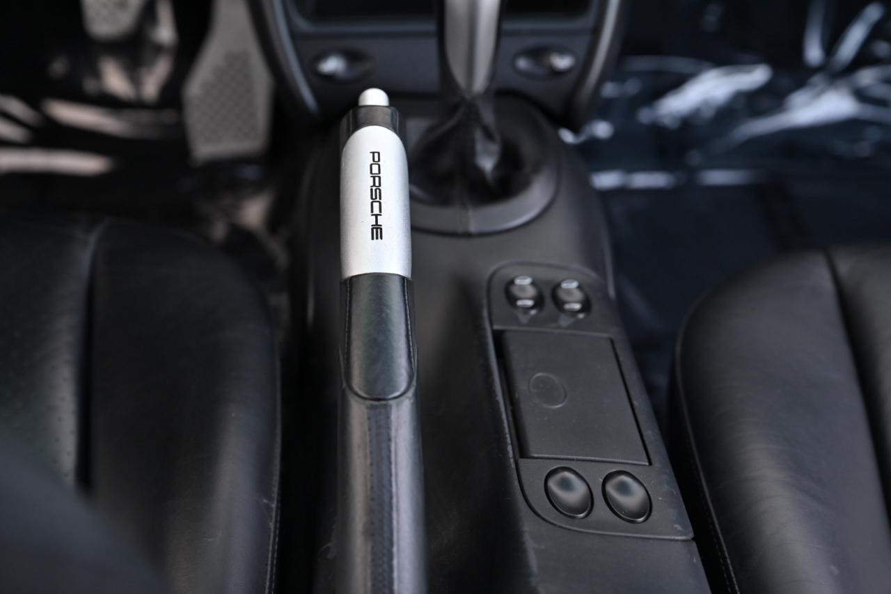 Porsche 911 Carrera  2002