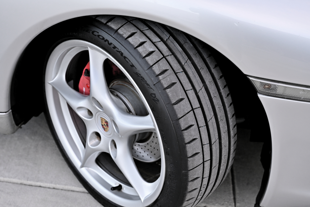 Porsche 911 Carrera  2002