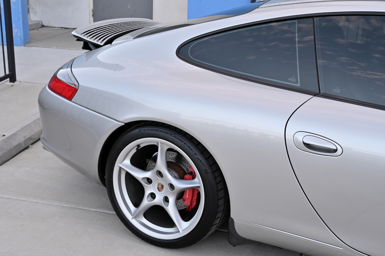 Porsche 911 Carrera  2002