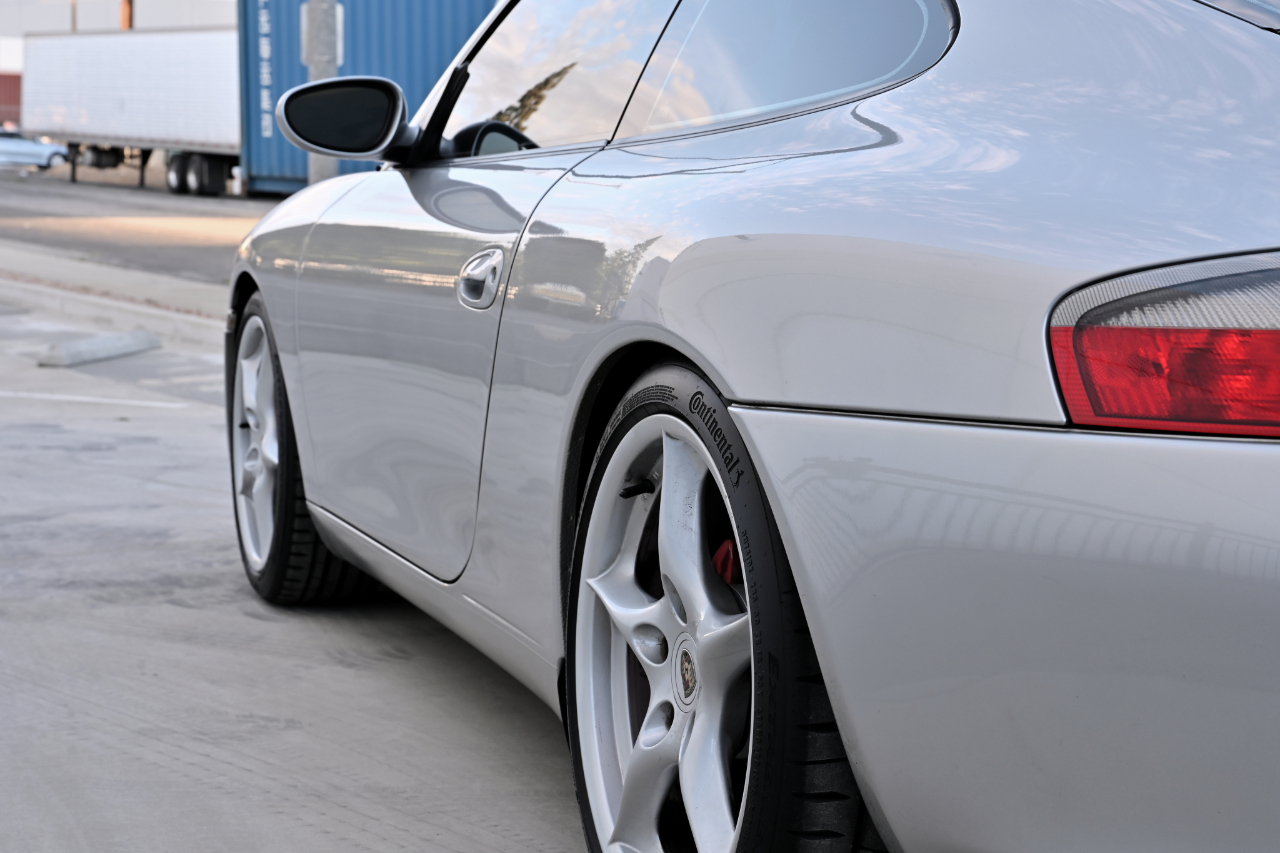 Porsche 911 Carrera  2002