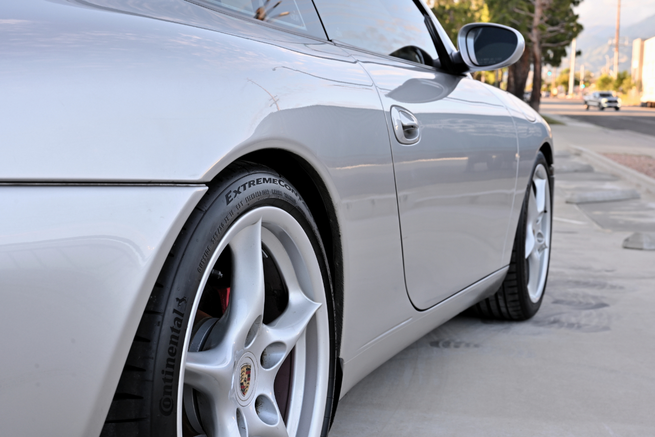 Porsche 911 Carrera  2002