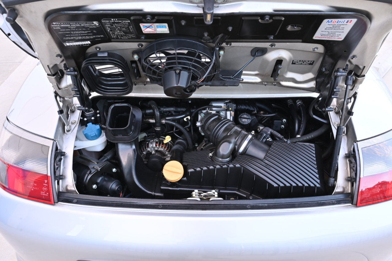 Porsche 911 Carrera  2002