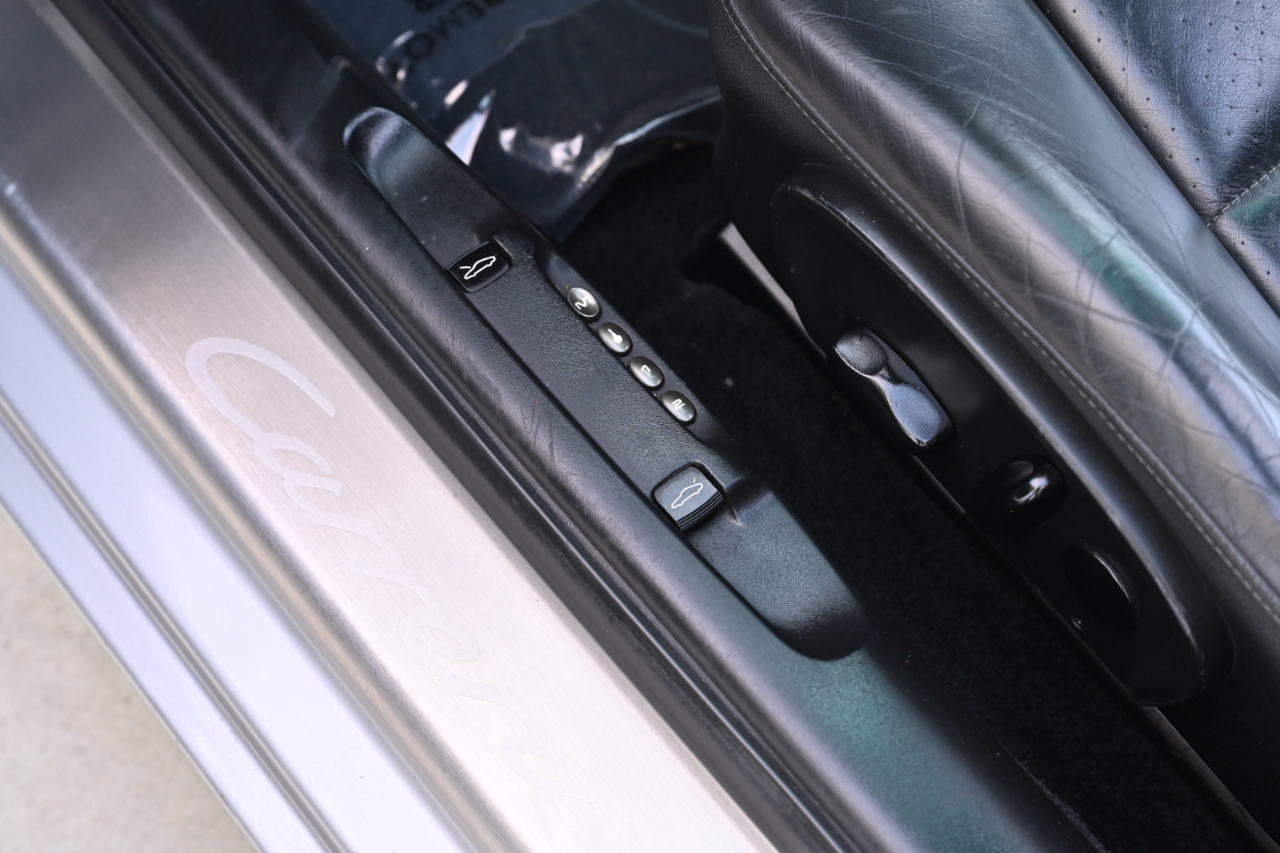 Porsche 911 Carrera  2002