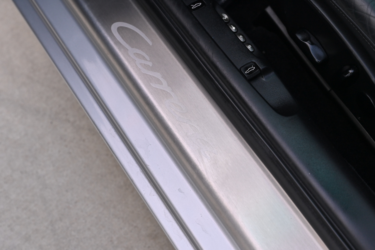 Porsche 911 Carrera  2002