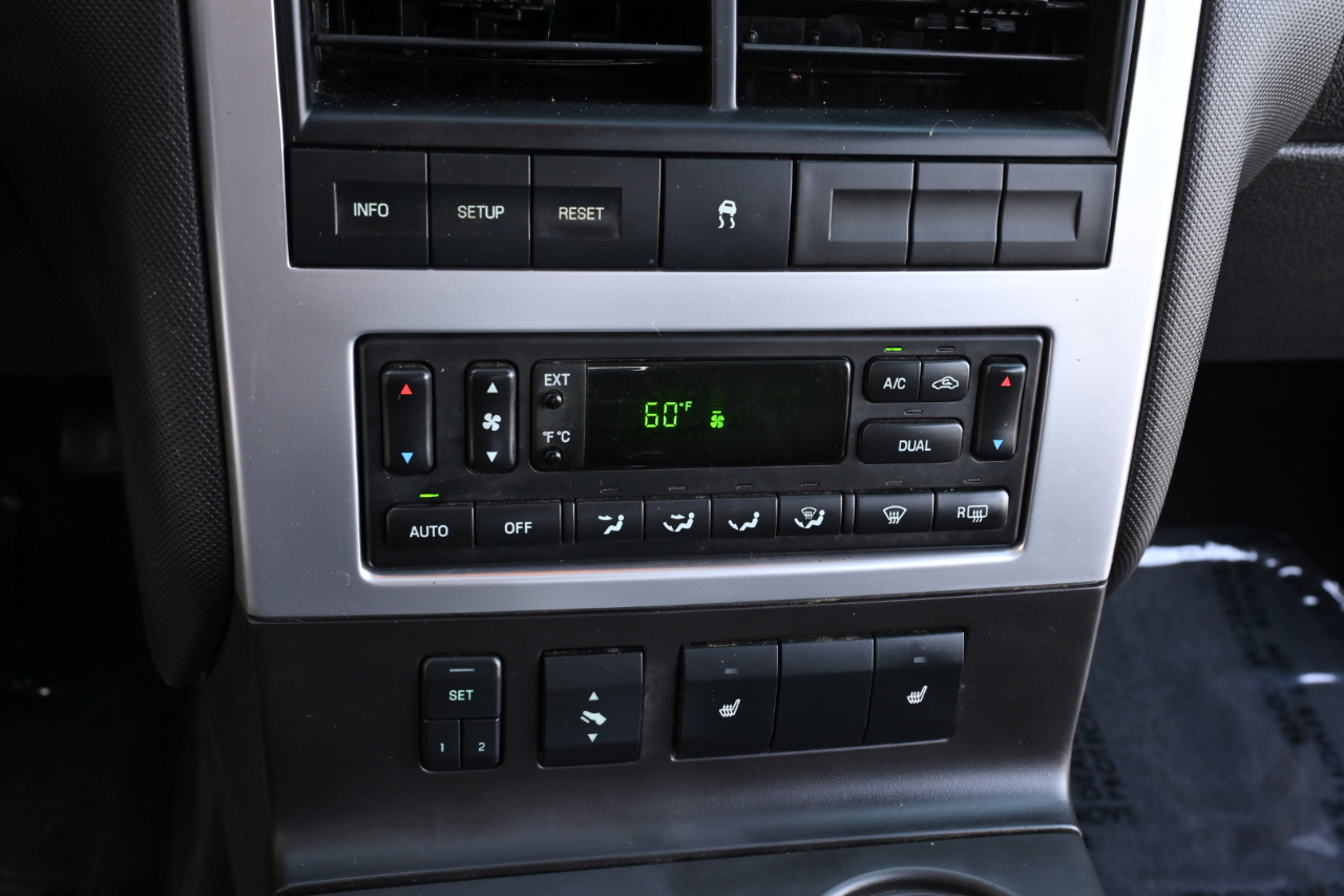 Mercury Mountaineer AWD 4dr Premier 2010