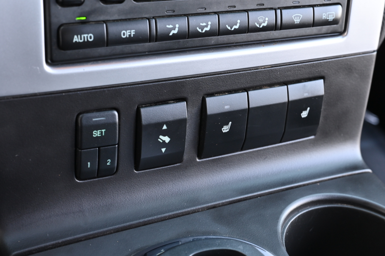 Mercury Mountaineer AWD 4dr Premier 2010