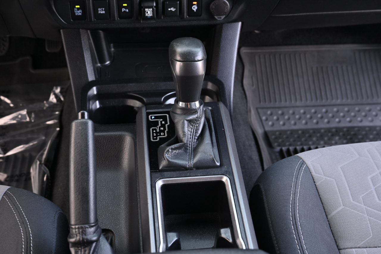 Toyota Tacoma 4WD  2021