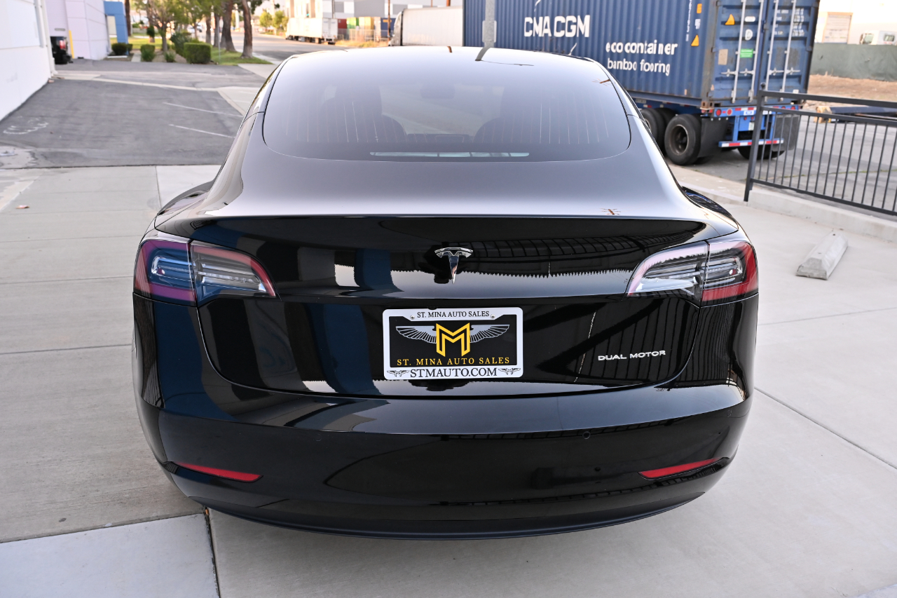 Tesla Model 3  2019