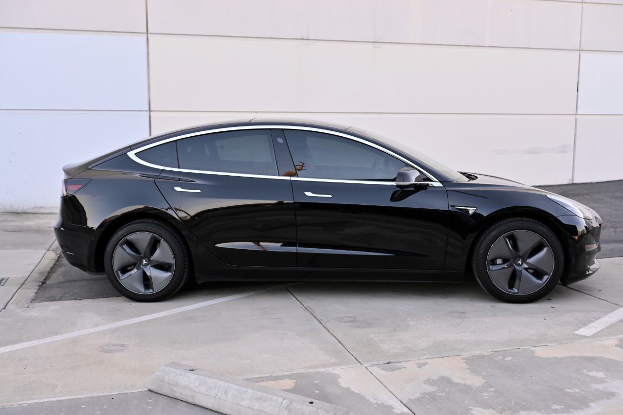Tesla Model 3  2019