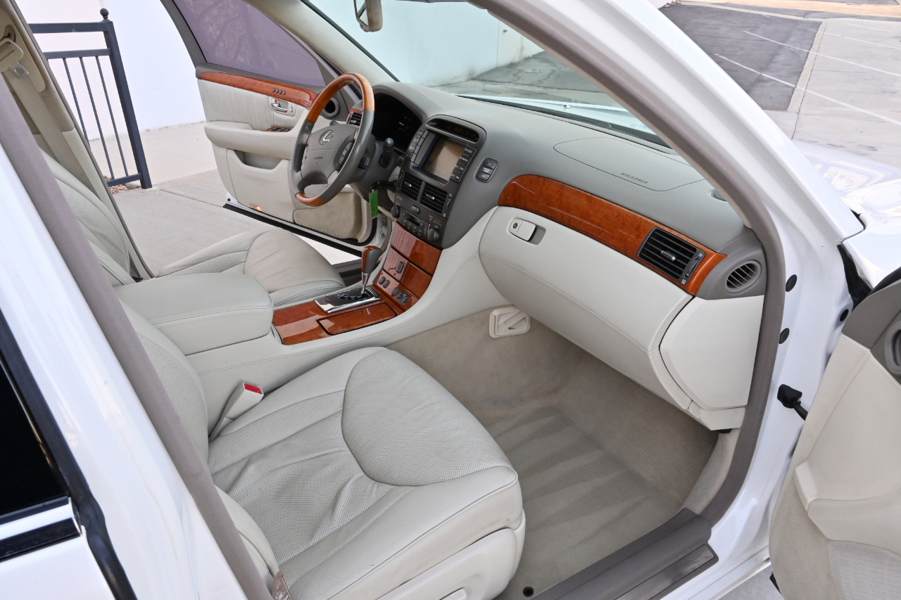 Lexus LS 430  2005