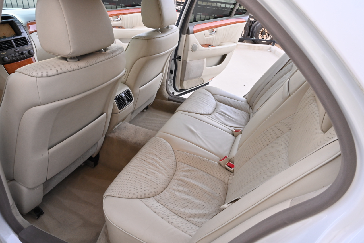 Lexus LS 430  2005