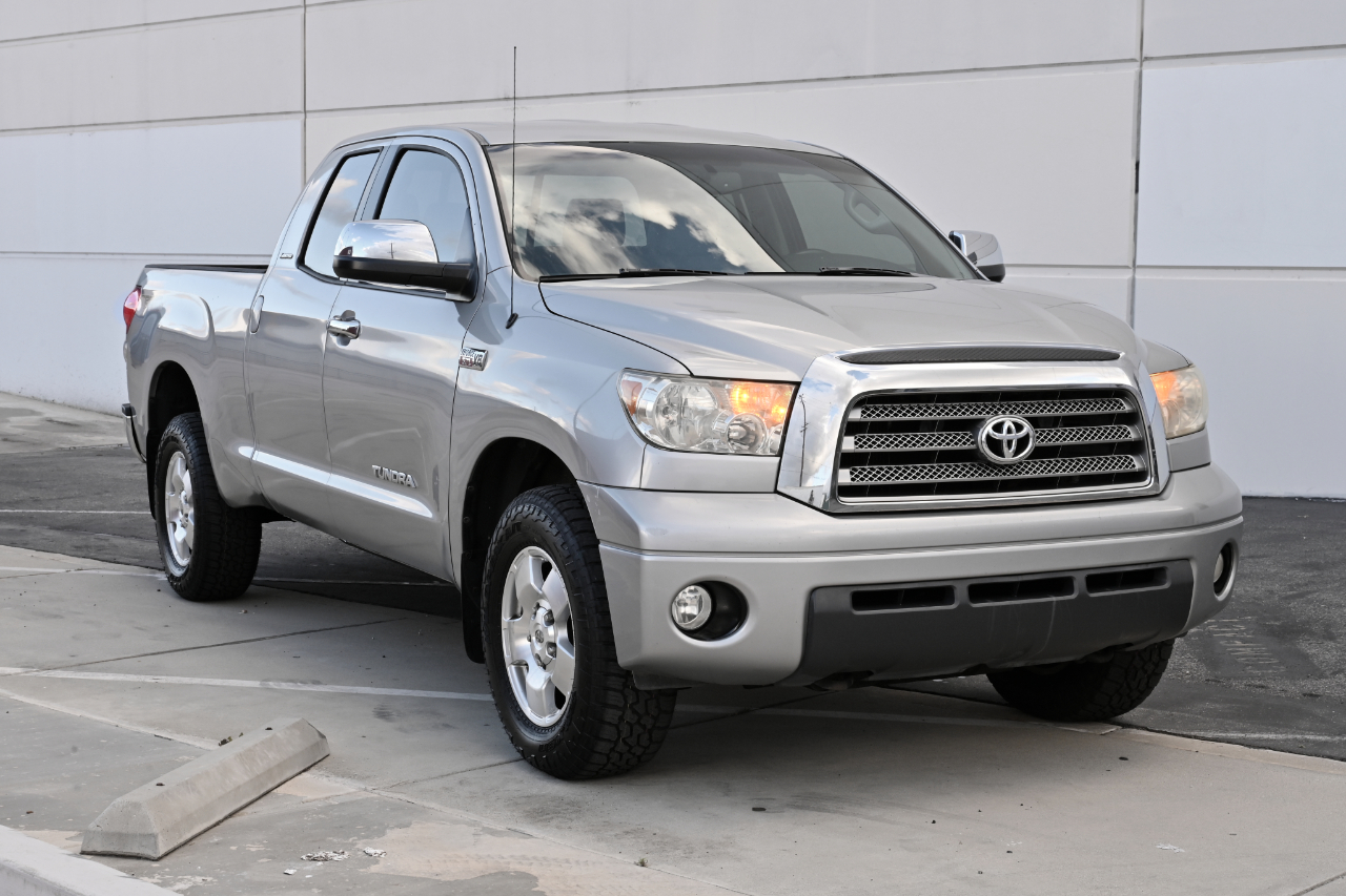 Toyota Tundra Limited Double Cab 5.7L 4WD 2007